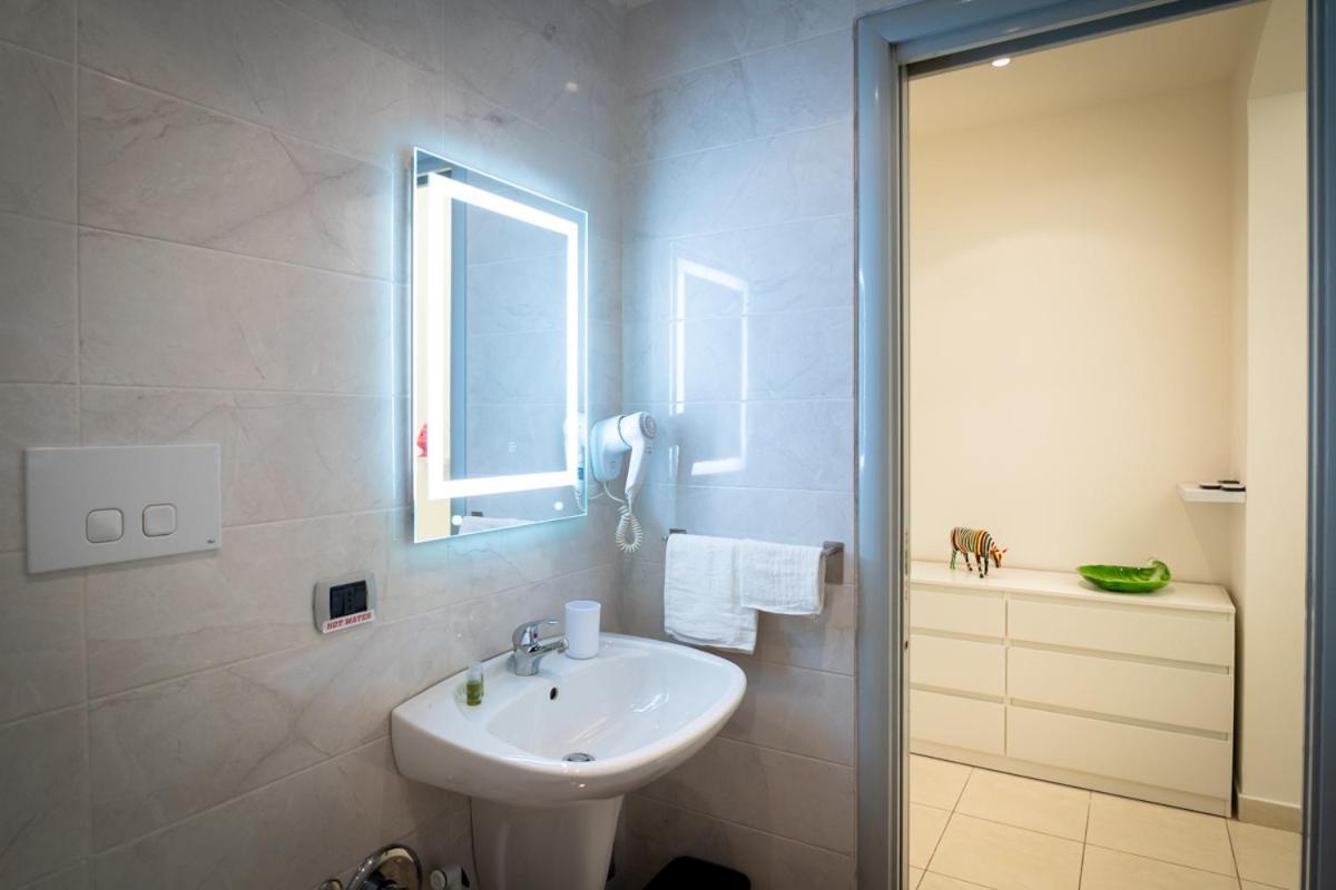 Antica Dimora Capruzzi Apartment Bari Luaran gambar